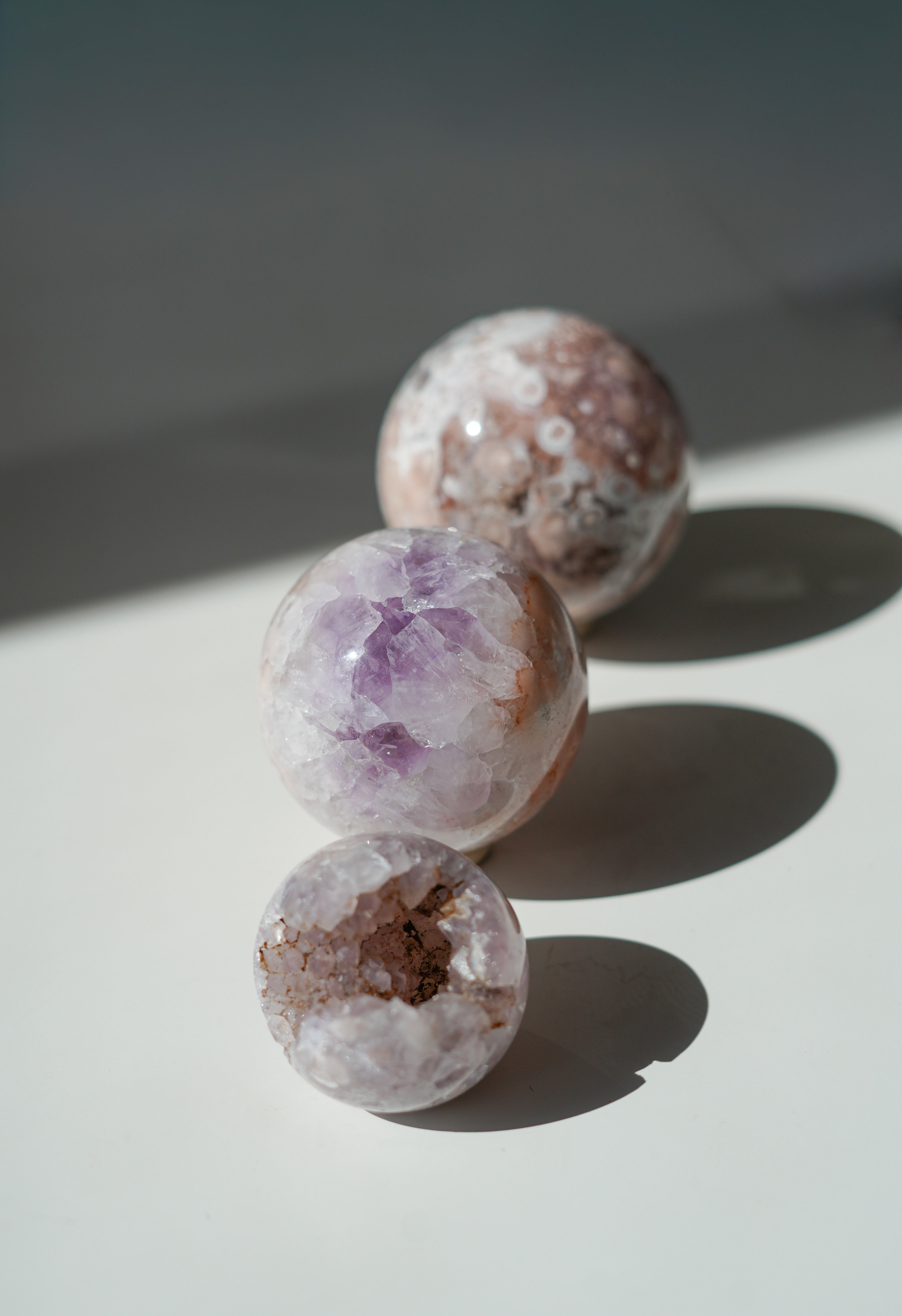 Esfera de Ágata con Amatista natural