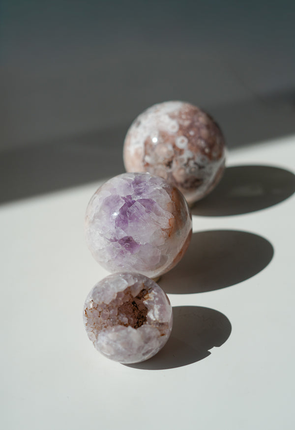 Esfera de Ágata con Amatista natural