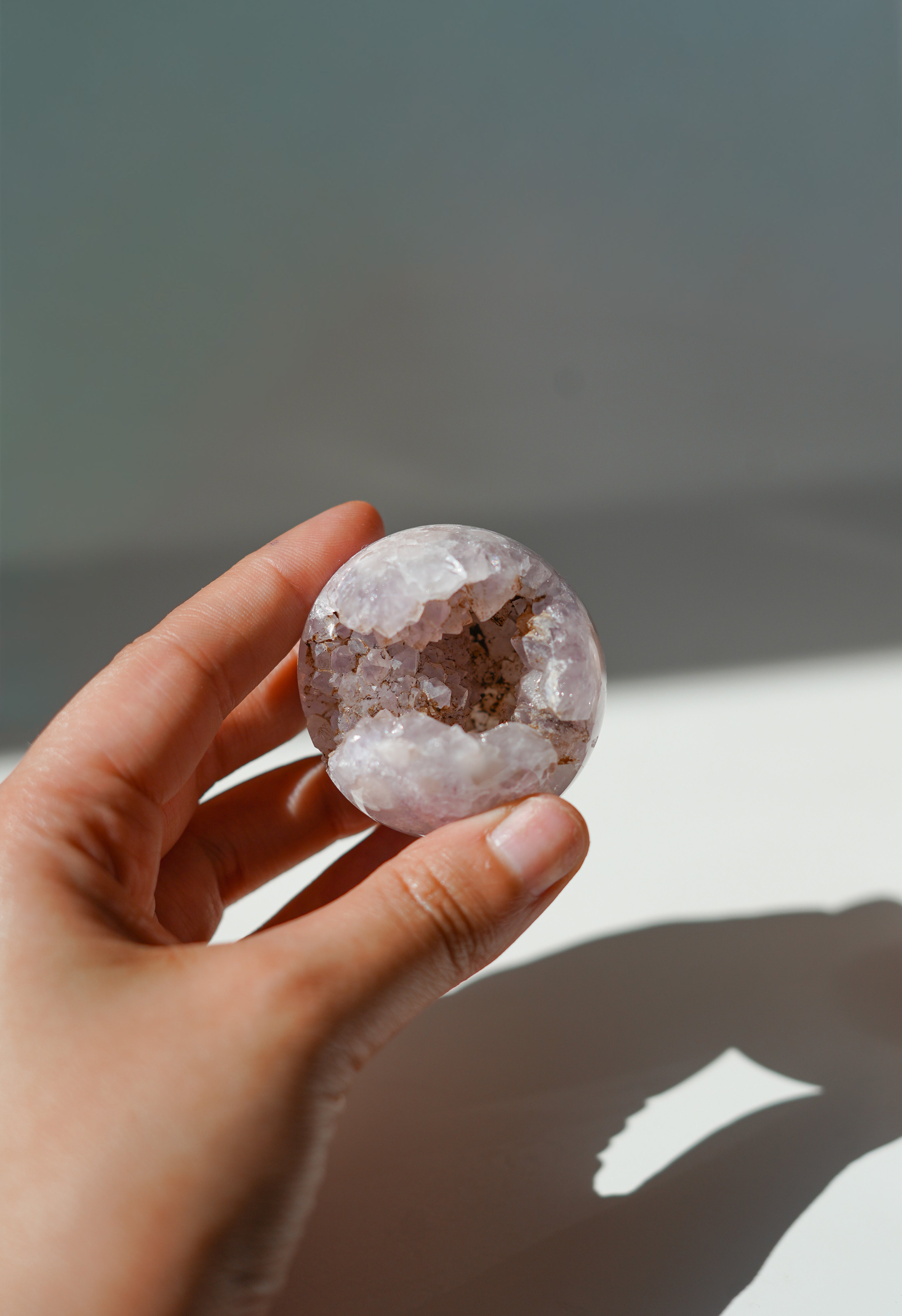 Esfera de Ágata con Amatista natural