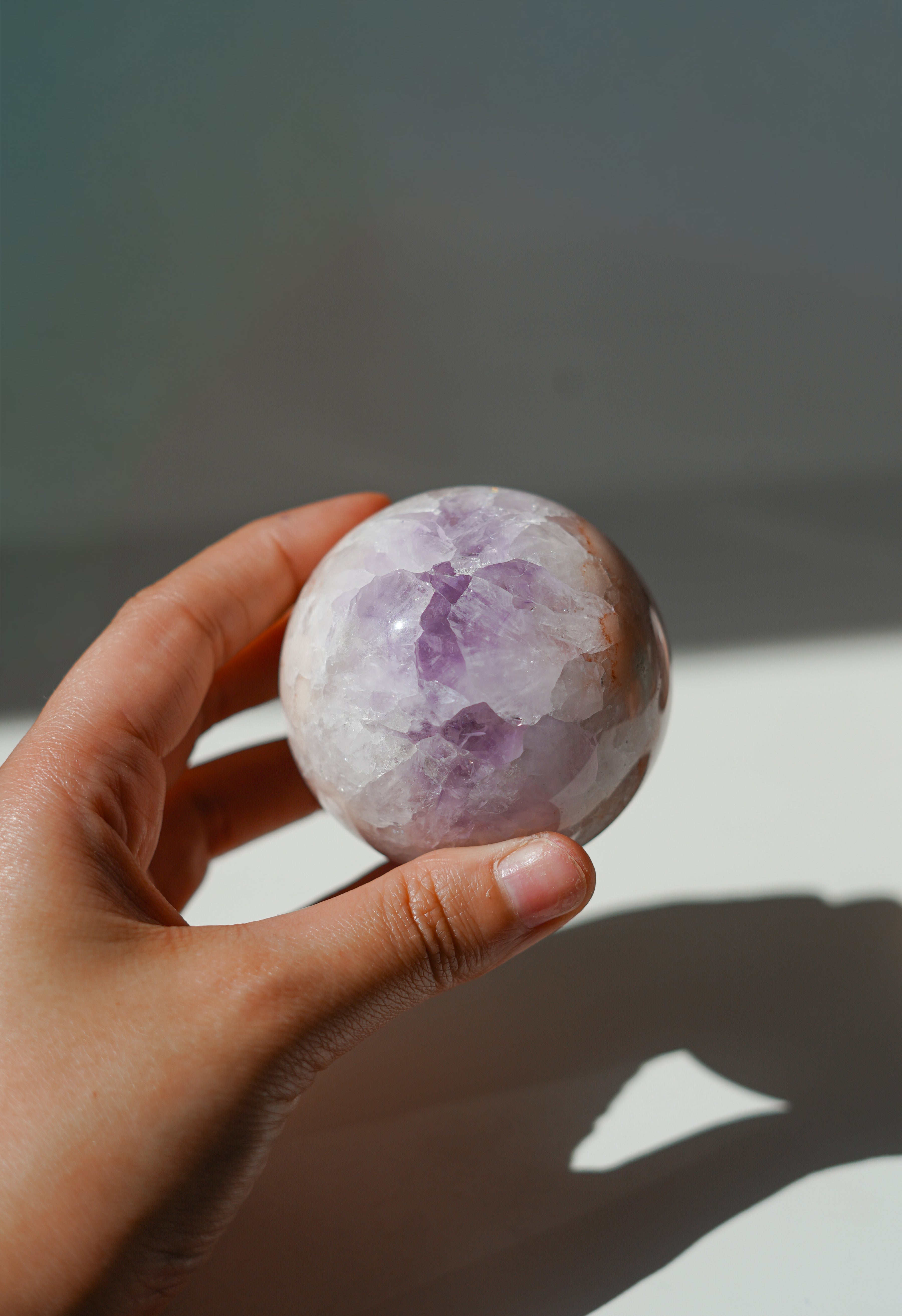 Esfera de Ágata con Amatista natural