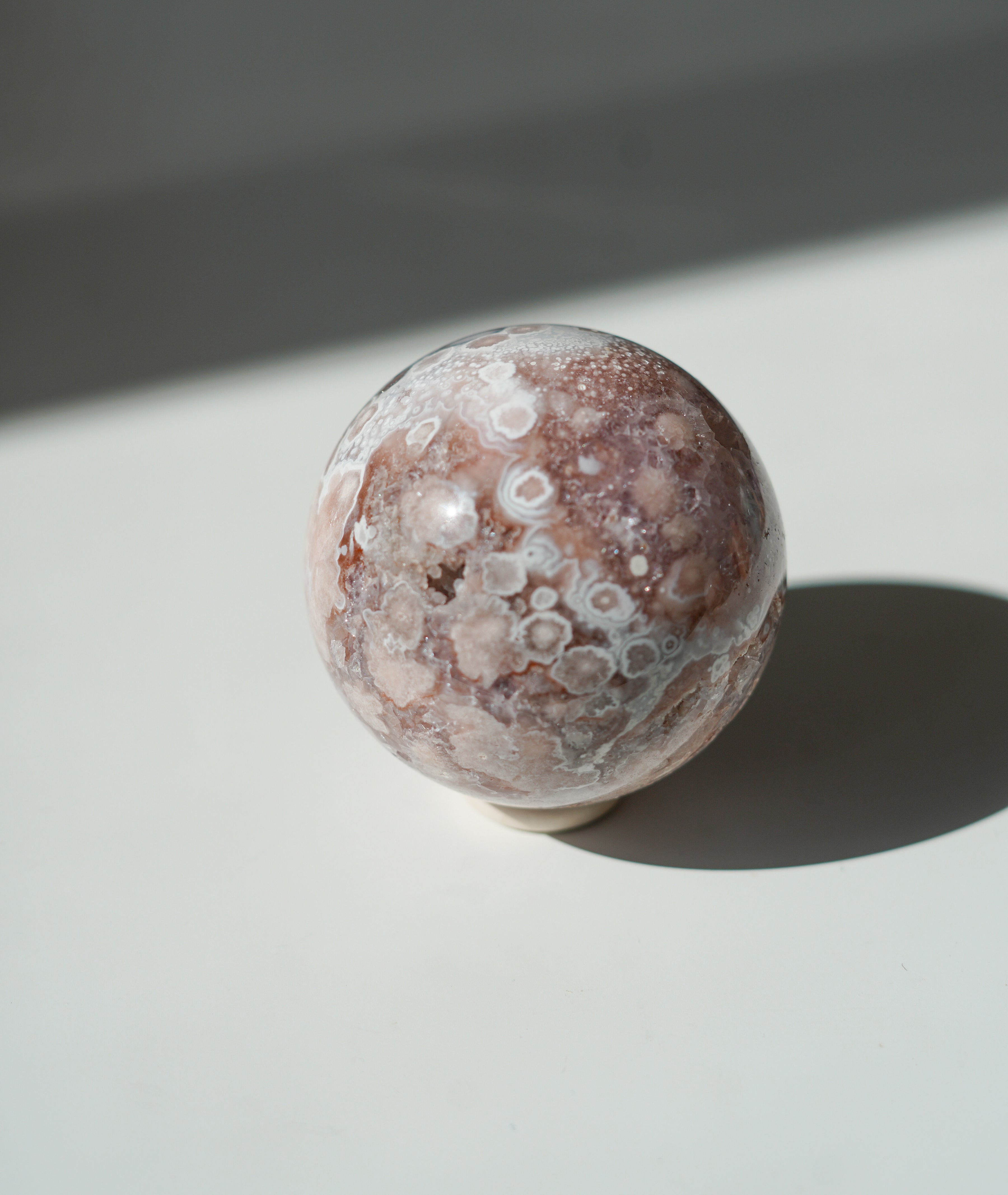 Esfera de Ágata con Amatista natural