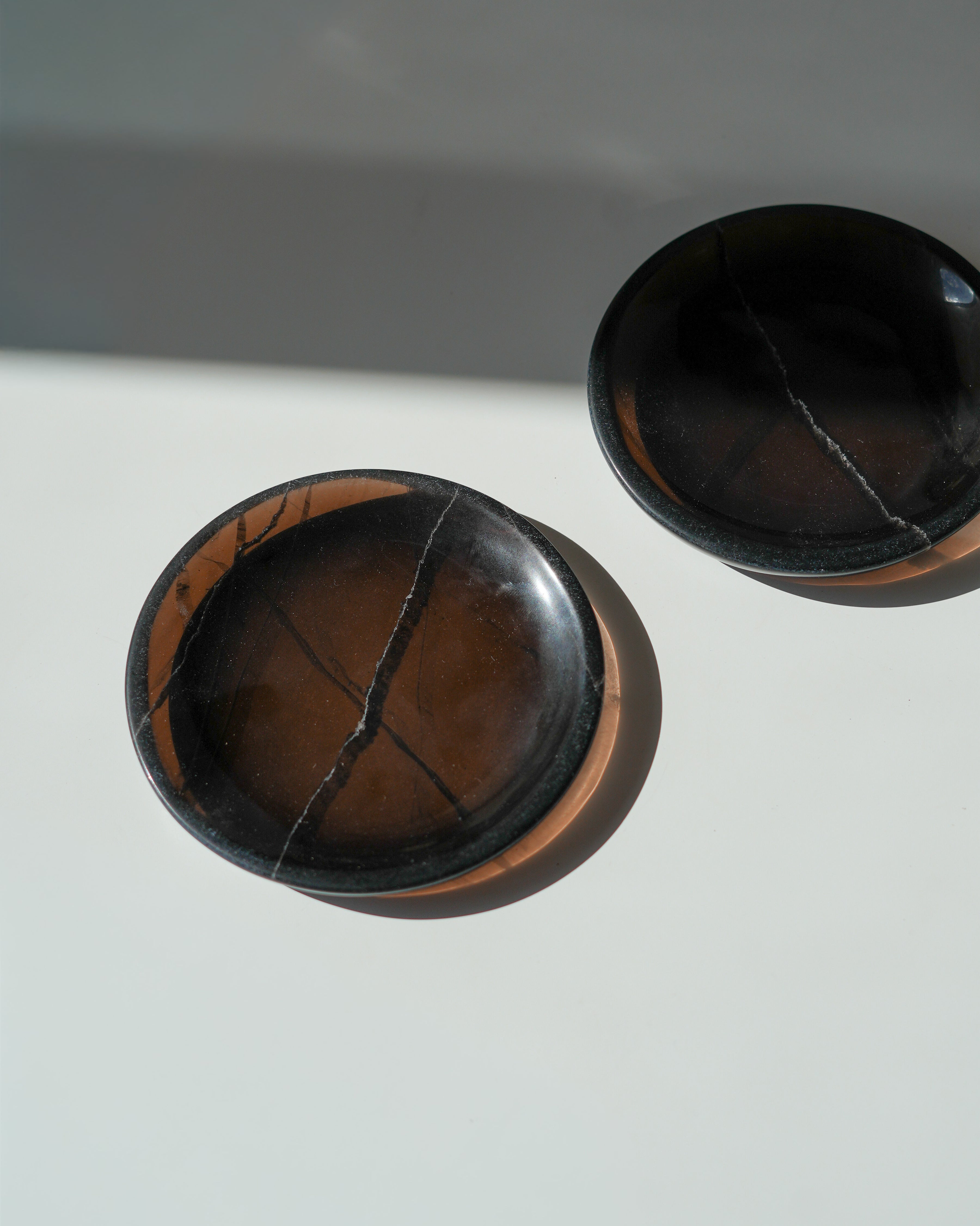 Plato de Obsidiana natural