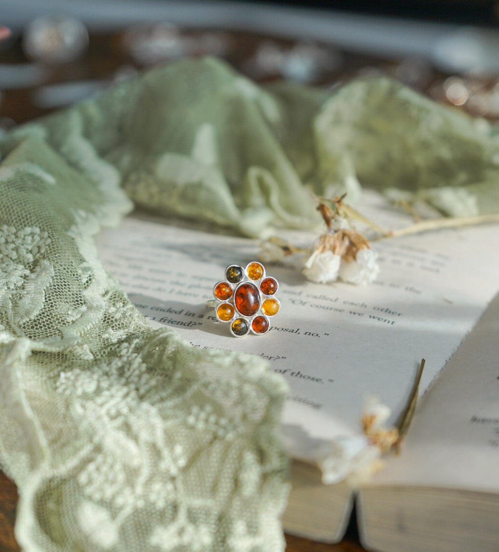 Anillo flor de ámbar y plata