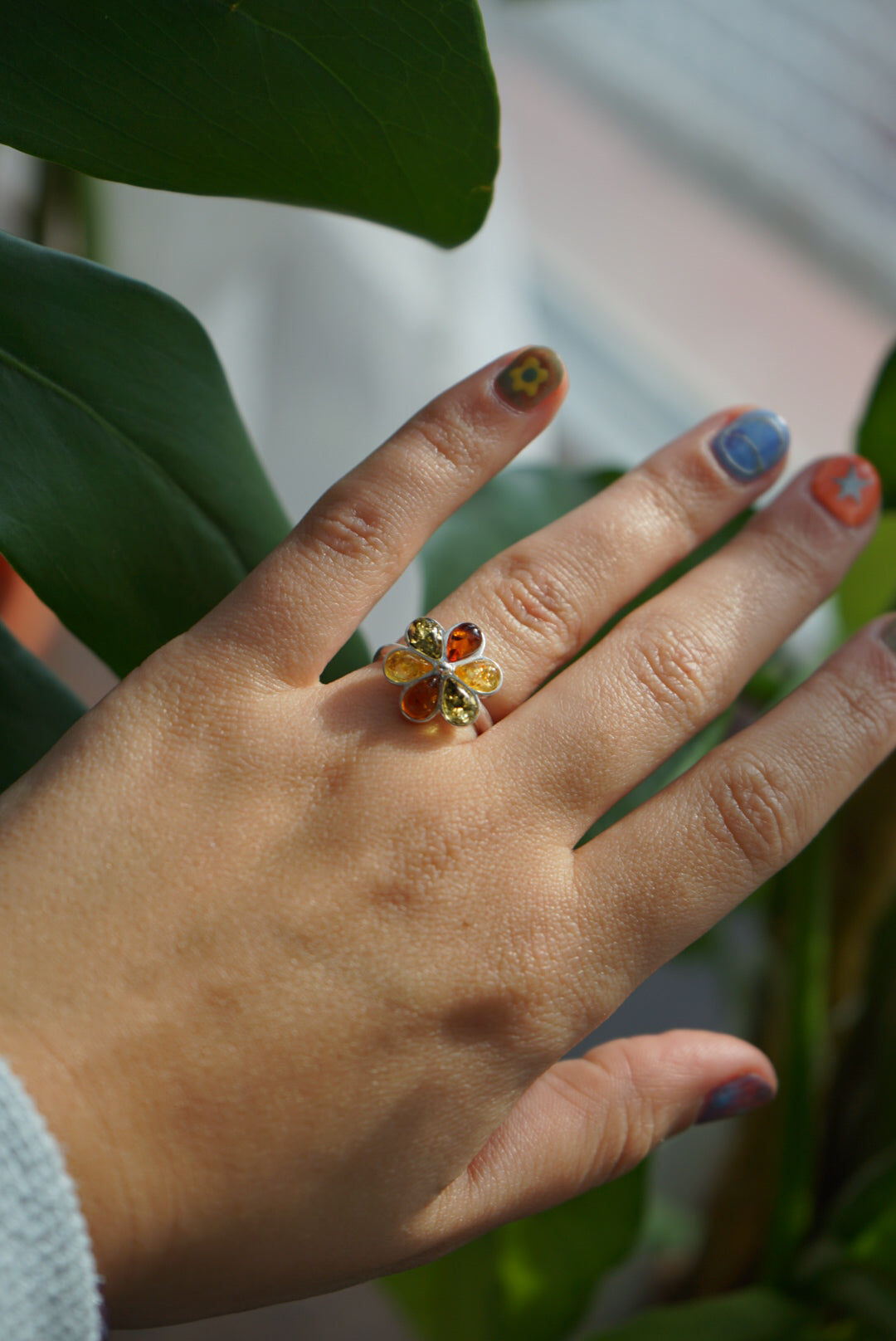Anillo flor de ámbar y plata