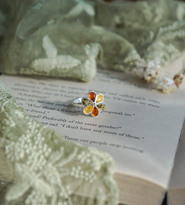 Anillo flor de ámbar y plata