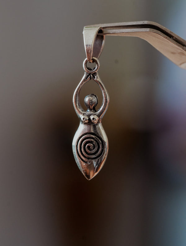 Abalorio de Plata Diosa Espiral