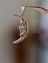 Abalorio de Plata con Luna