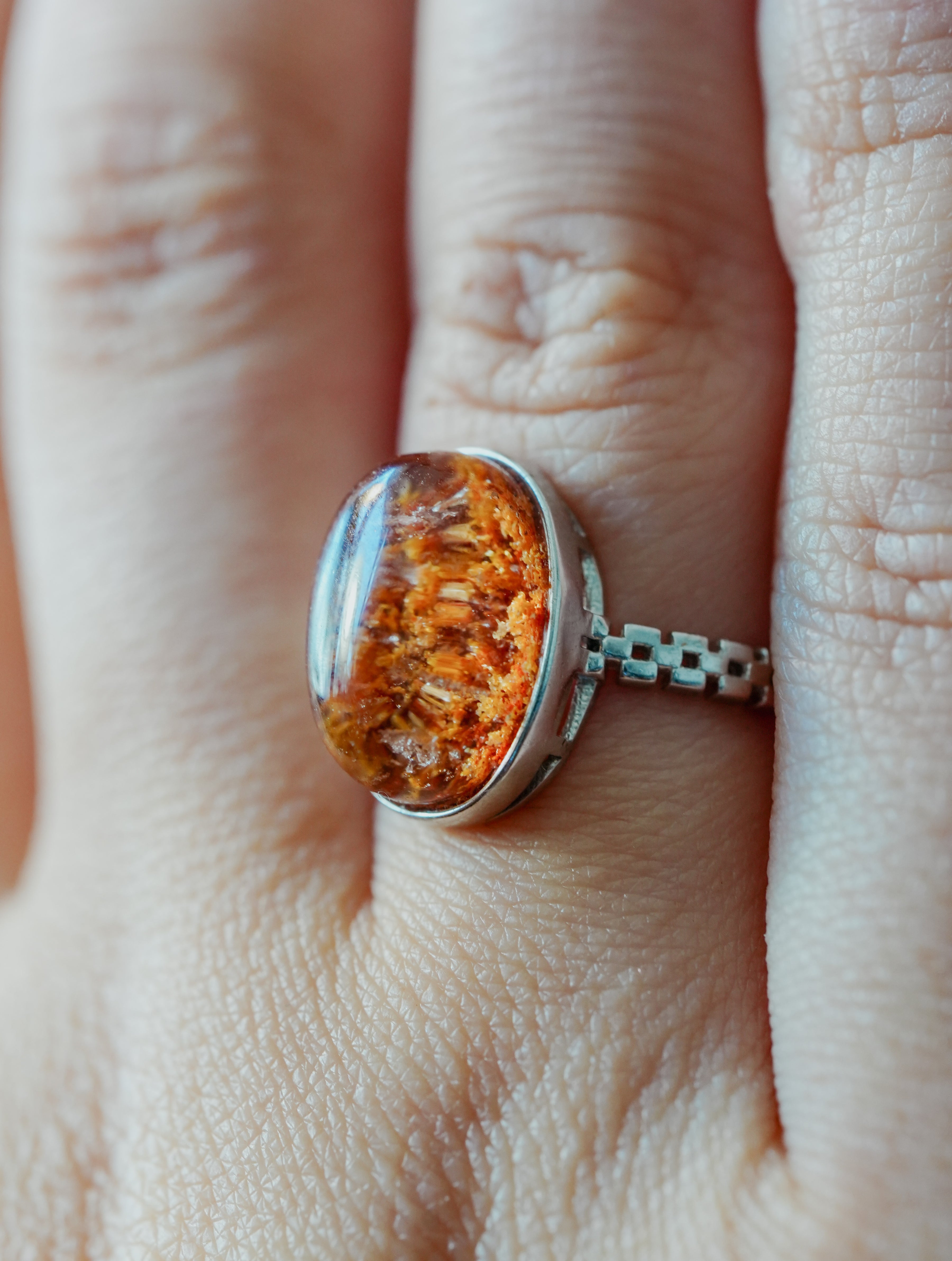 Anillo de Plata Adaptable con Cuarzo Chamánico