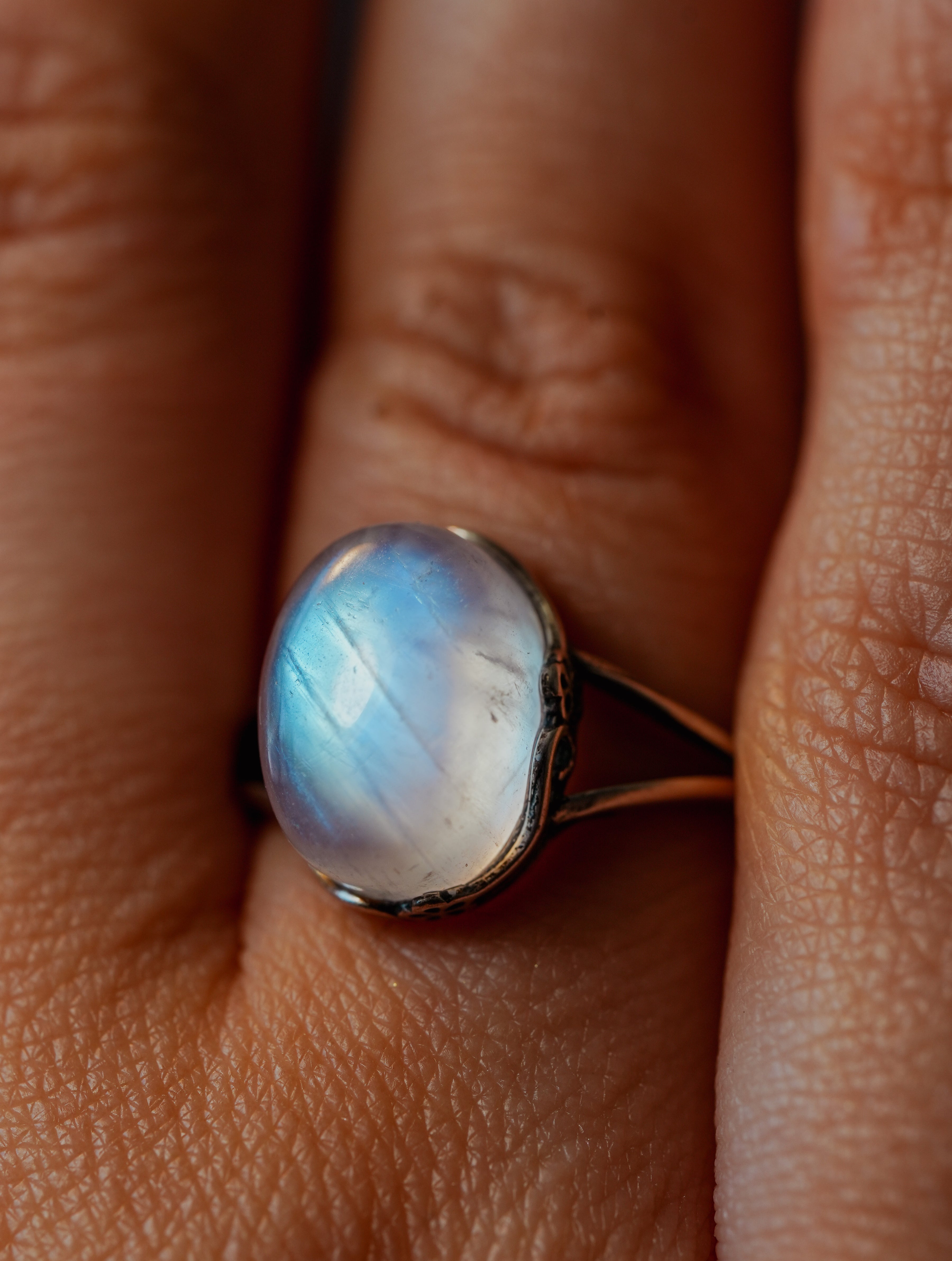 Anillo de Plata Adaptable con Piedra Luna