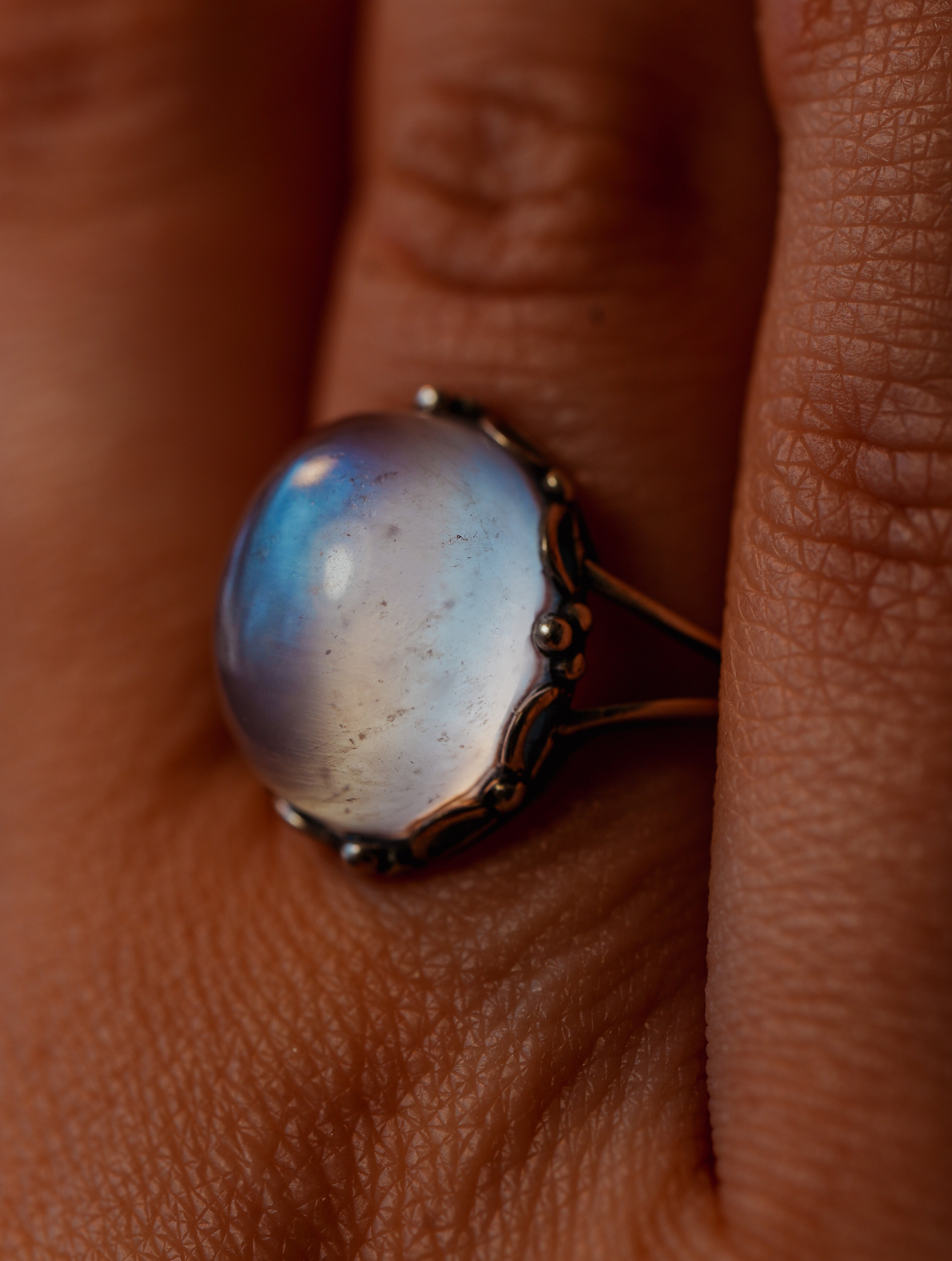Anillo de Plata Adaptable con Piedra Luna