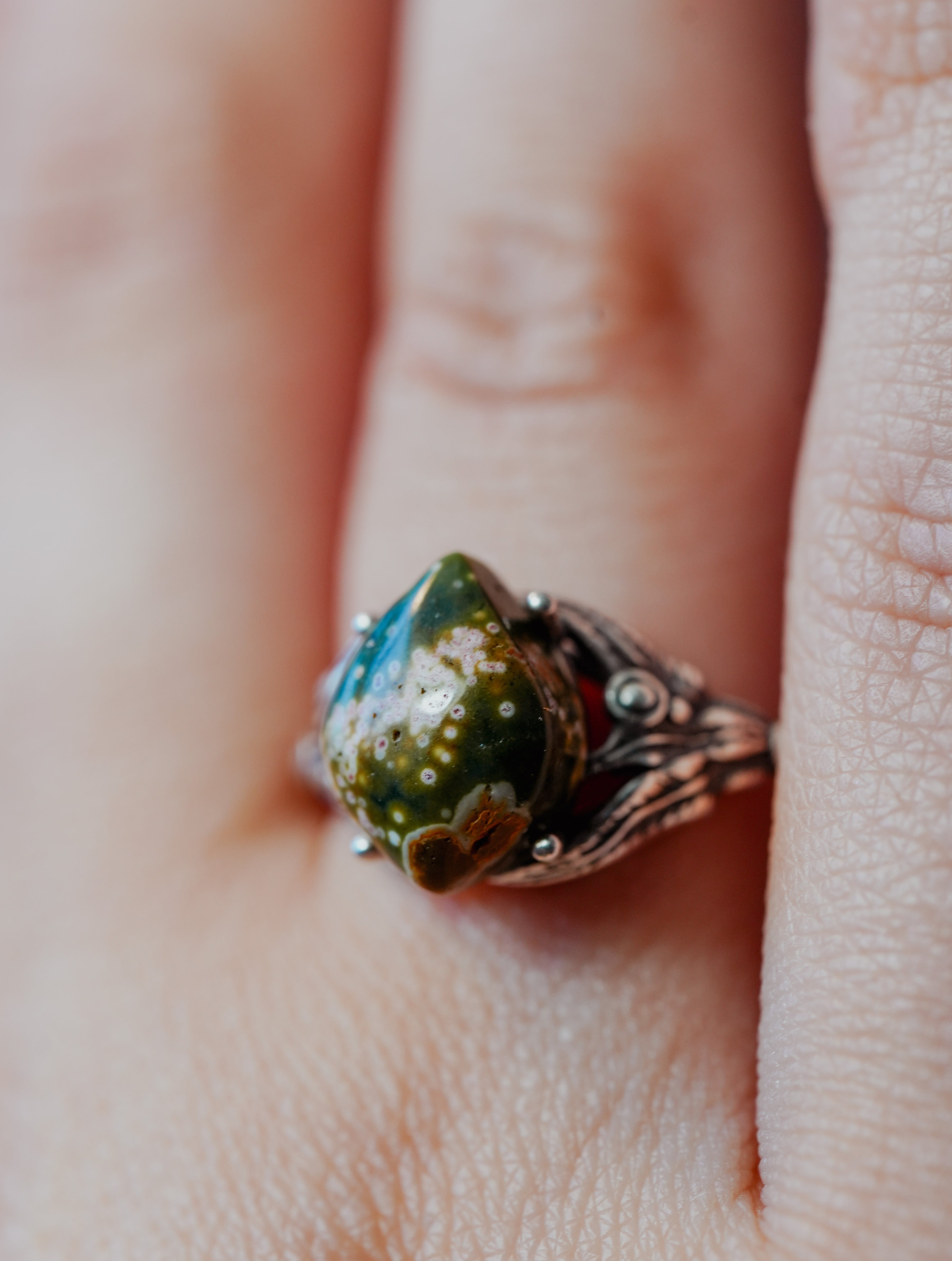 Anillo de Plata Adaptable con Jaspe Océano