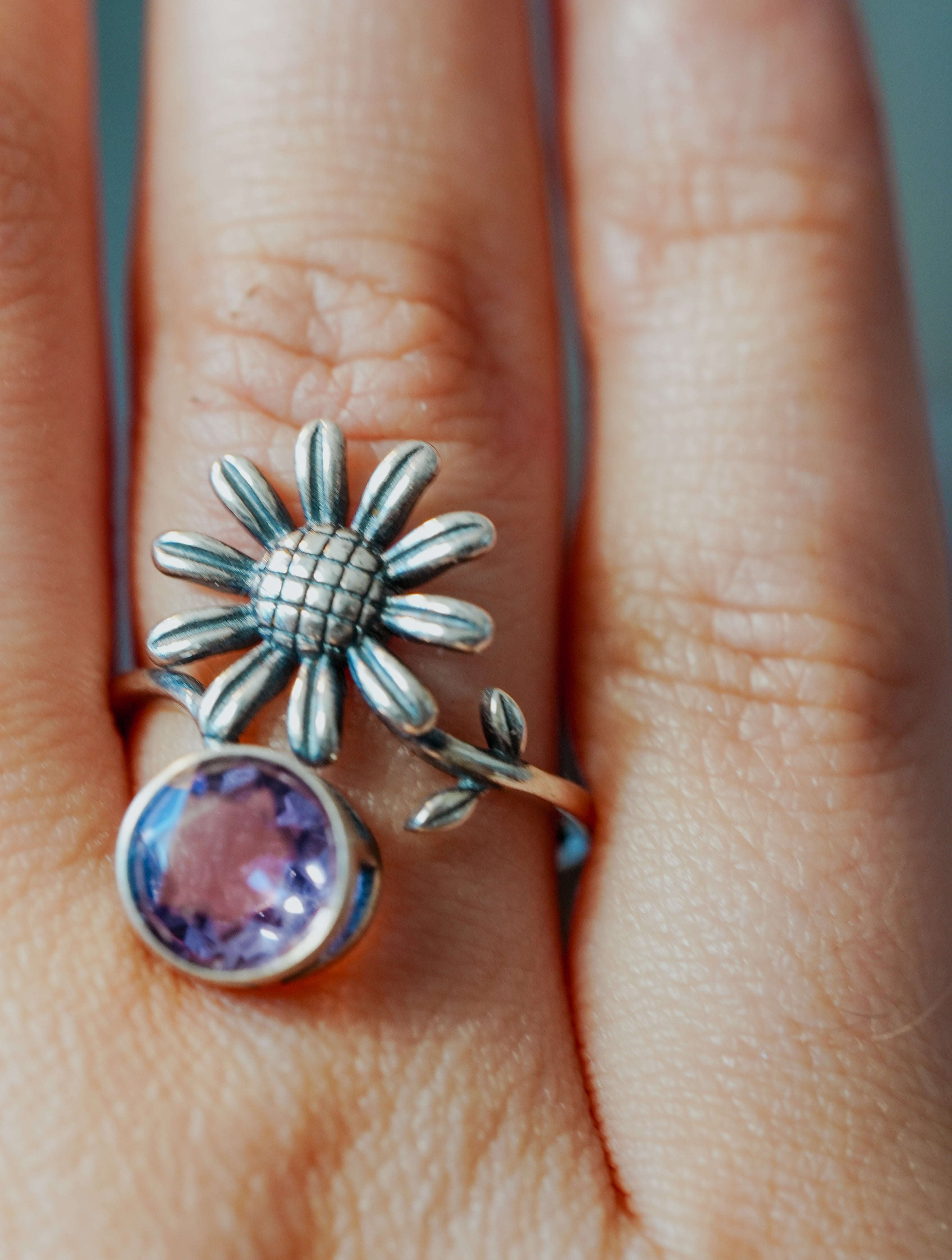 Anillo de Plata Adaptable con Amatista y Girasol