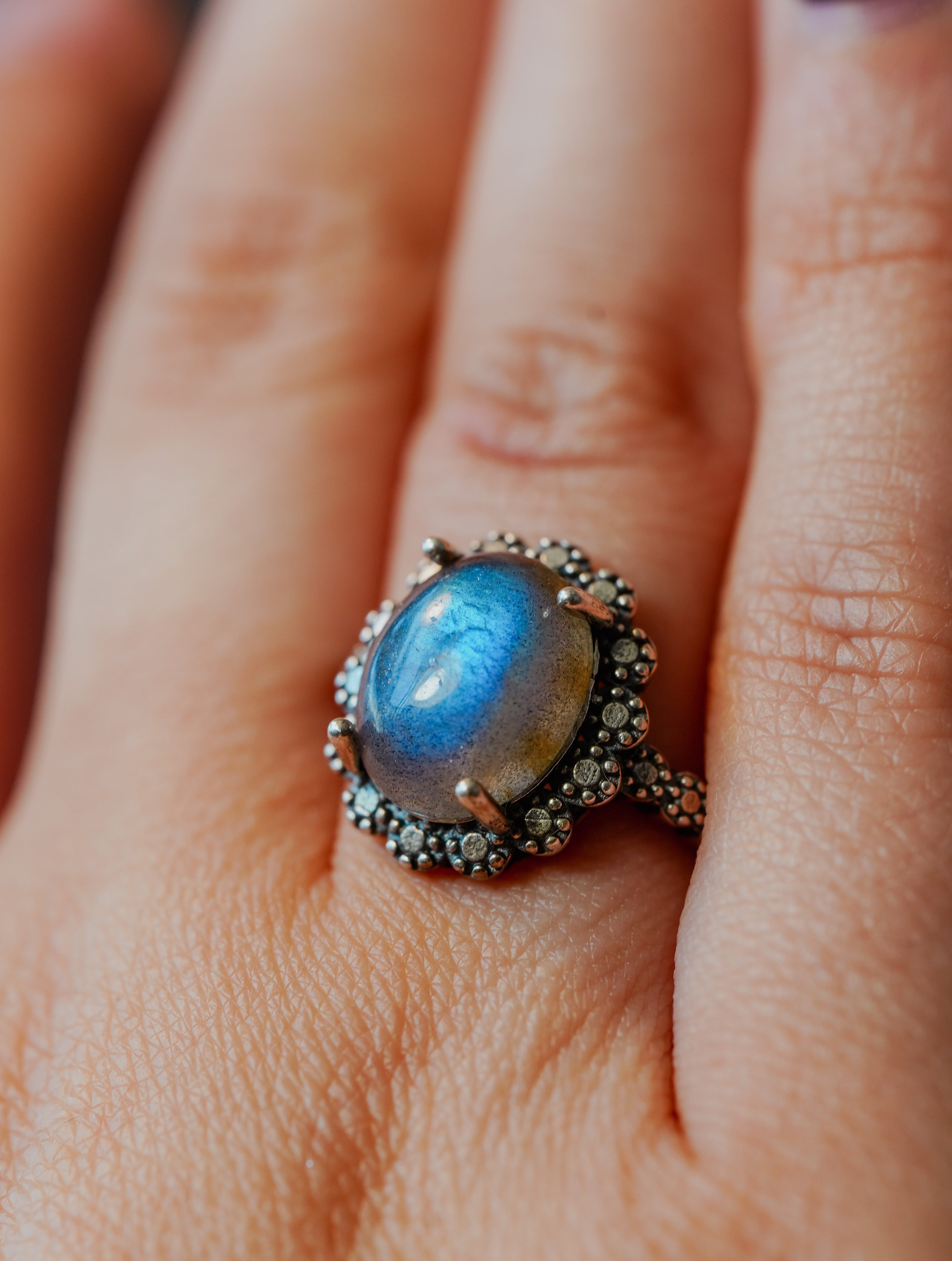 Anillo de Plata Adaptable con Labradorita