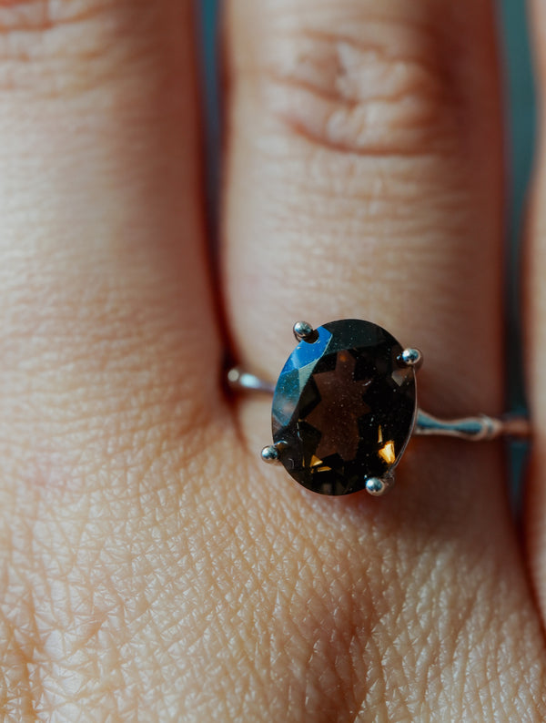 Anillo de Plata Adaptable con Cuarzo Ahumado