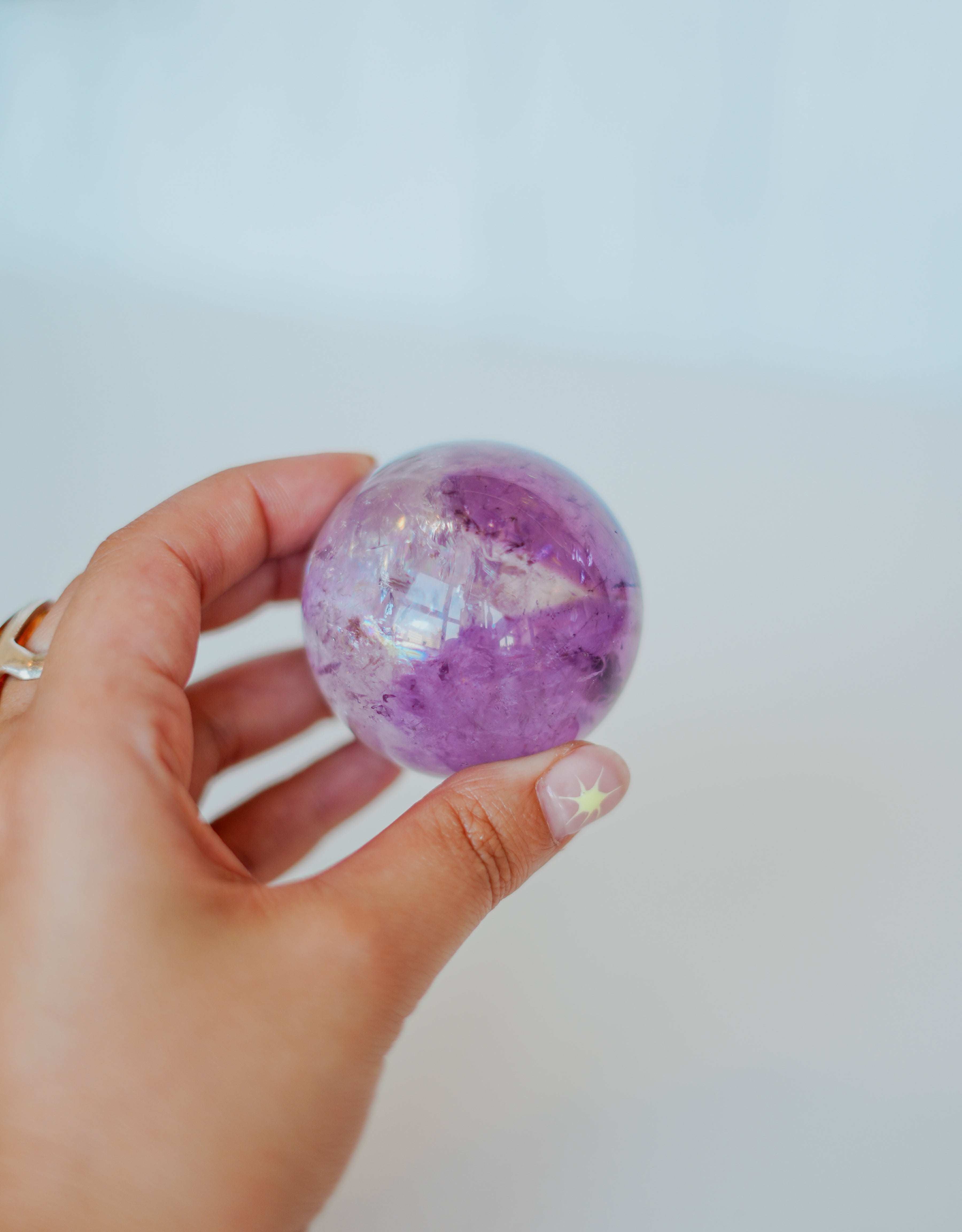 Esfera de amatista con cuarzo