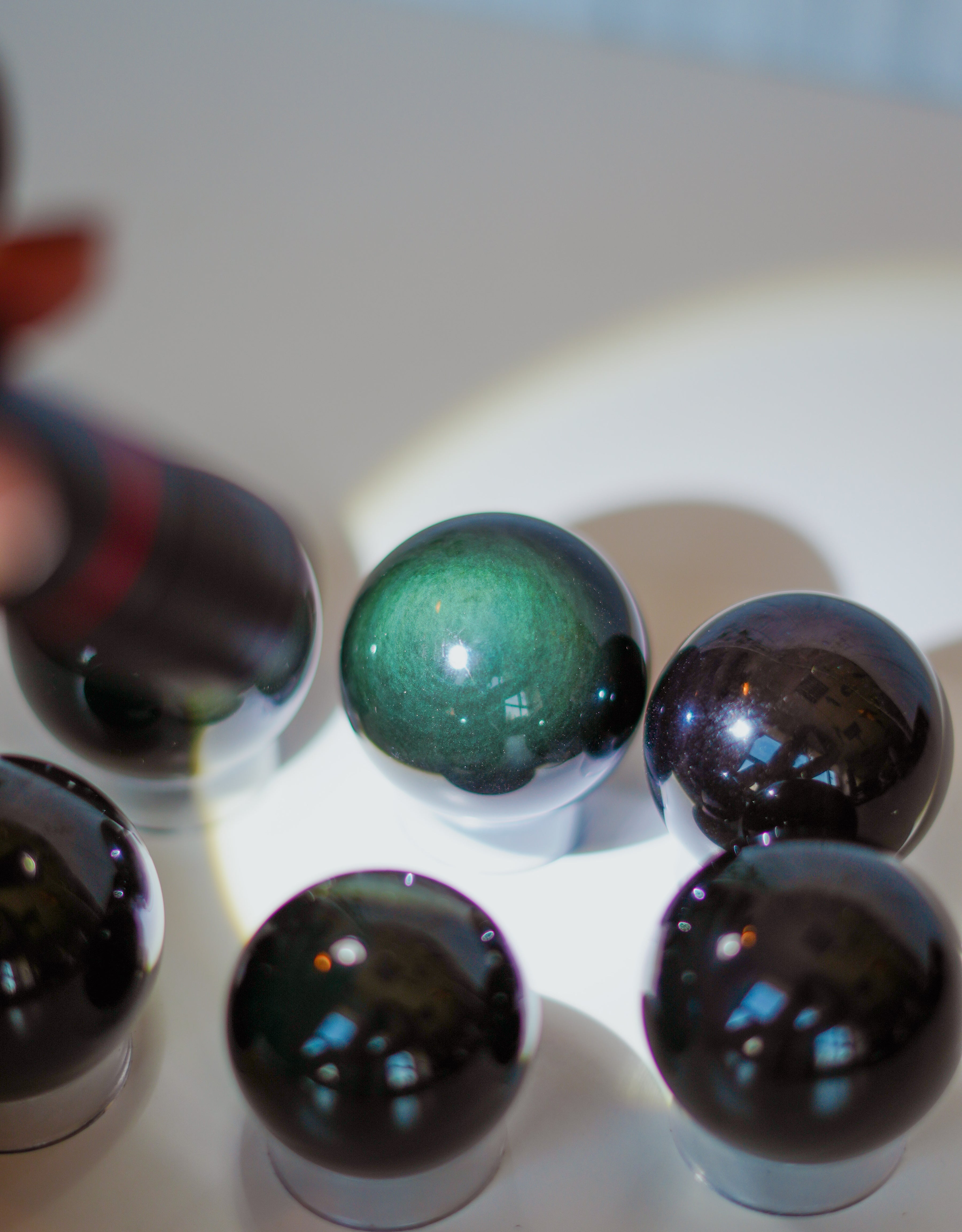 Esfera de obsidiana arcoíris