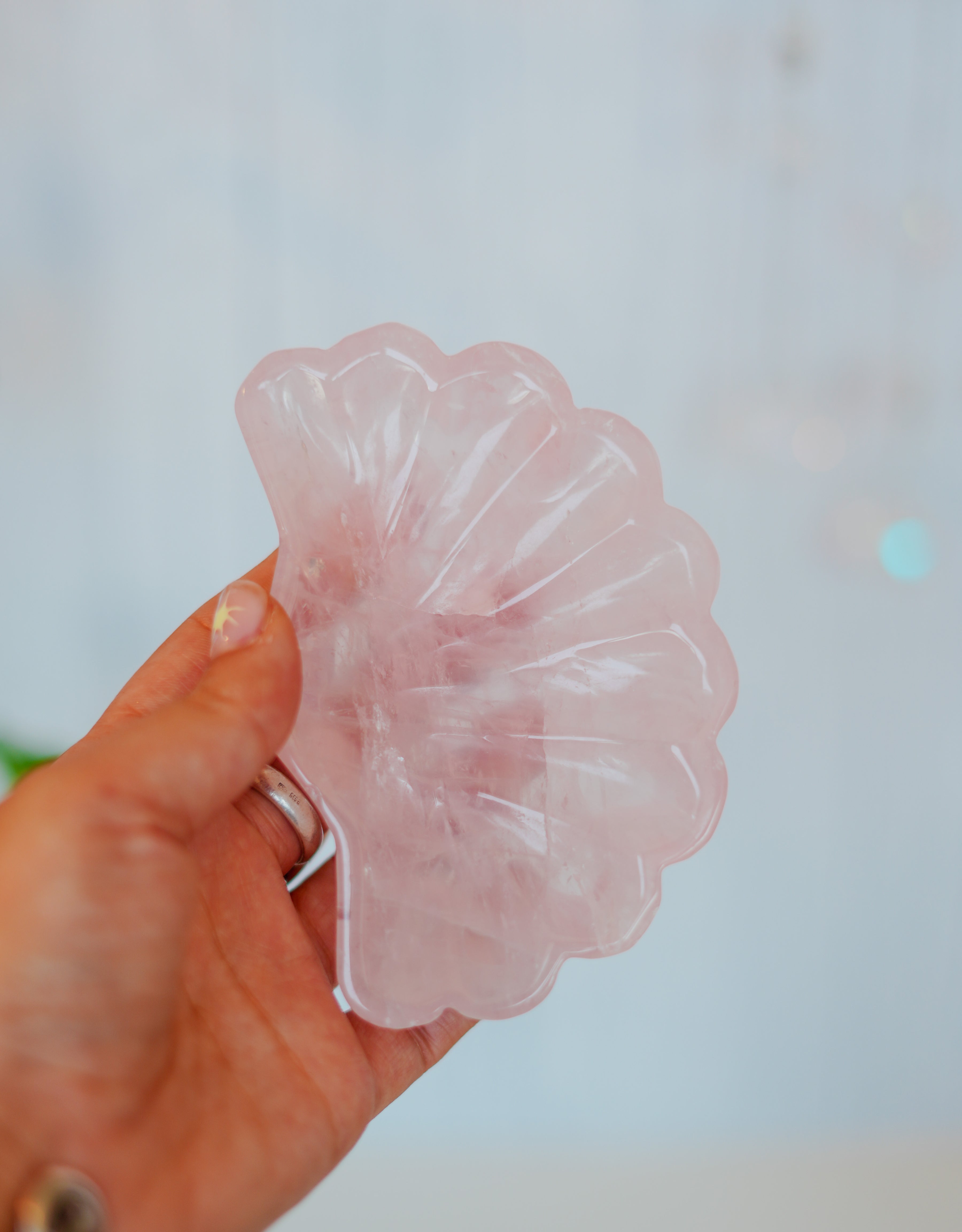 Bol de cuarzo rosa con forma de concha