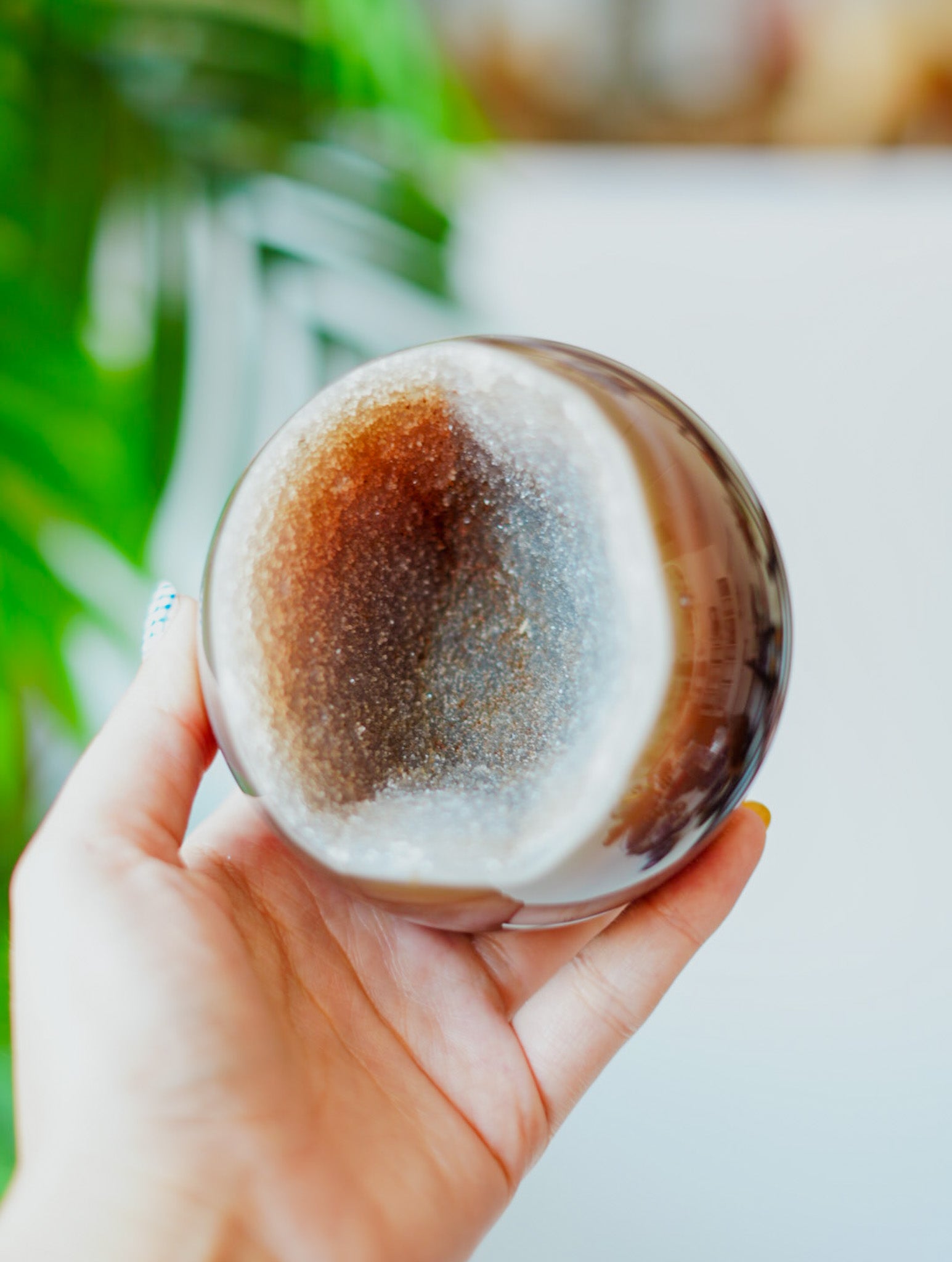 Esfera con Geoda de Ágata | Belleza Interior Revelada