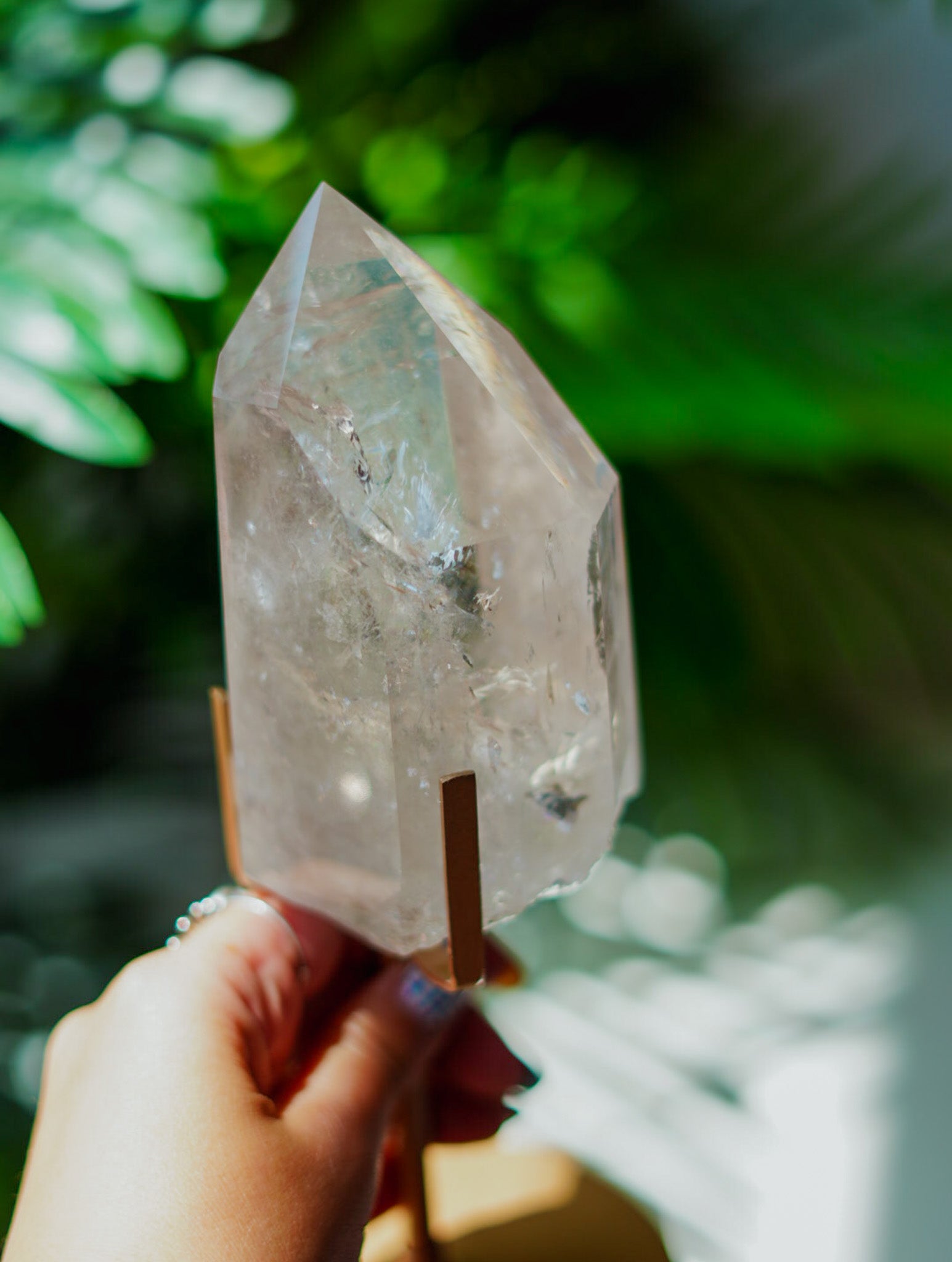 Punta en Stand de Cuarzo Cristal