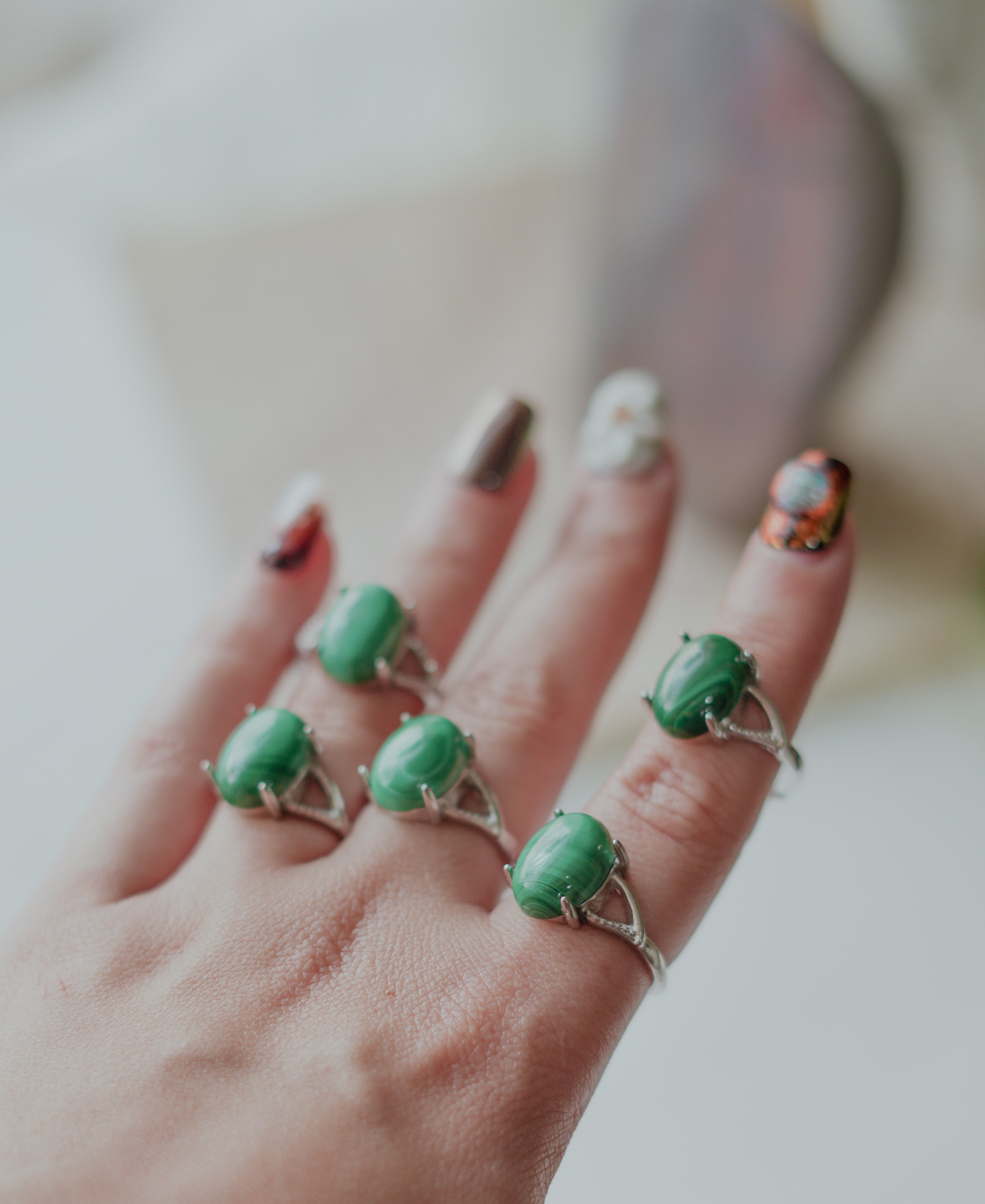 Anillo adaptable de malaquita