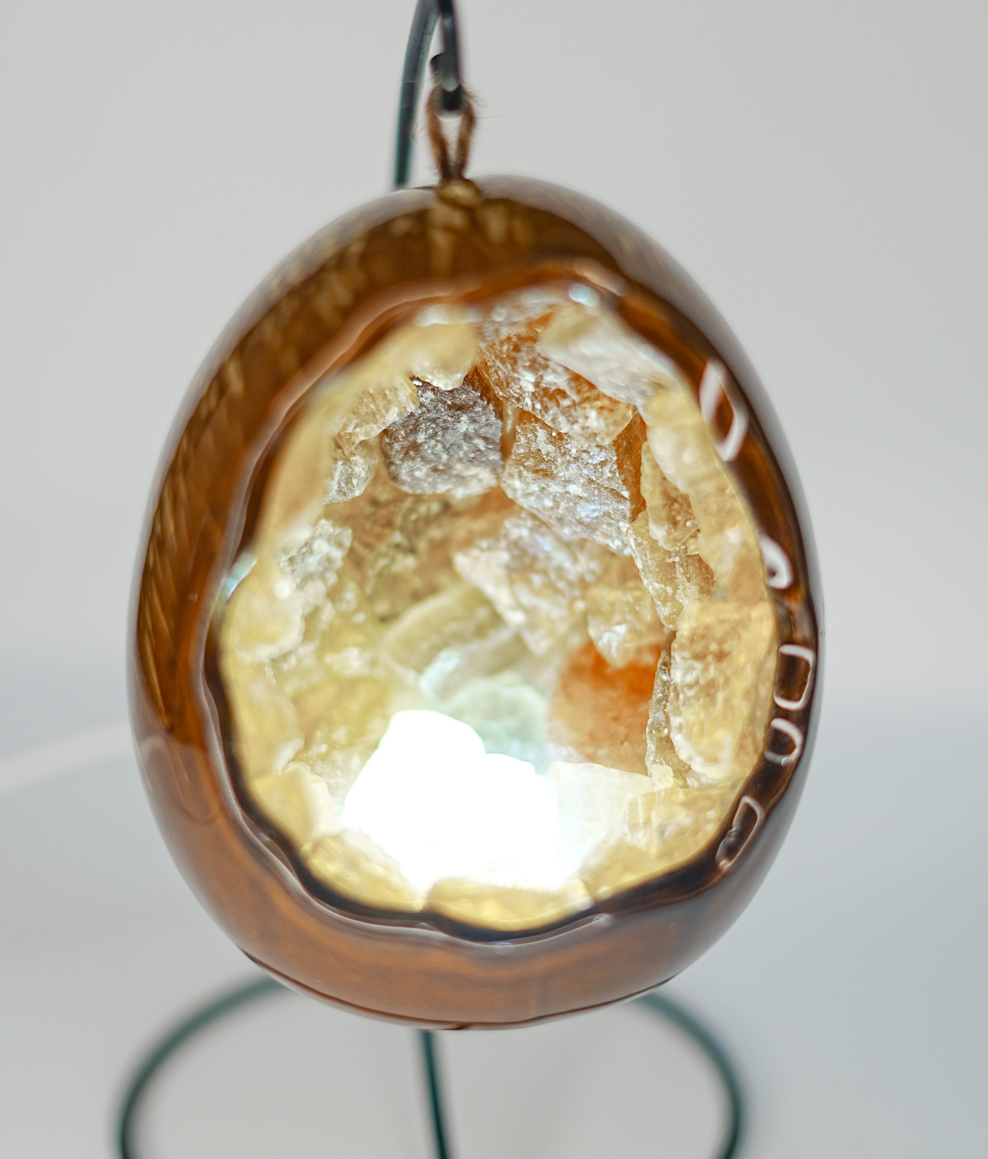 Huevo mineral con Luz Interior