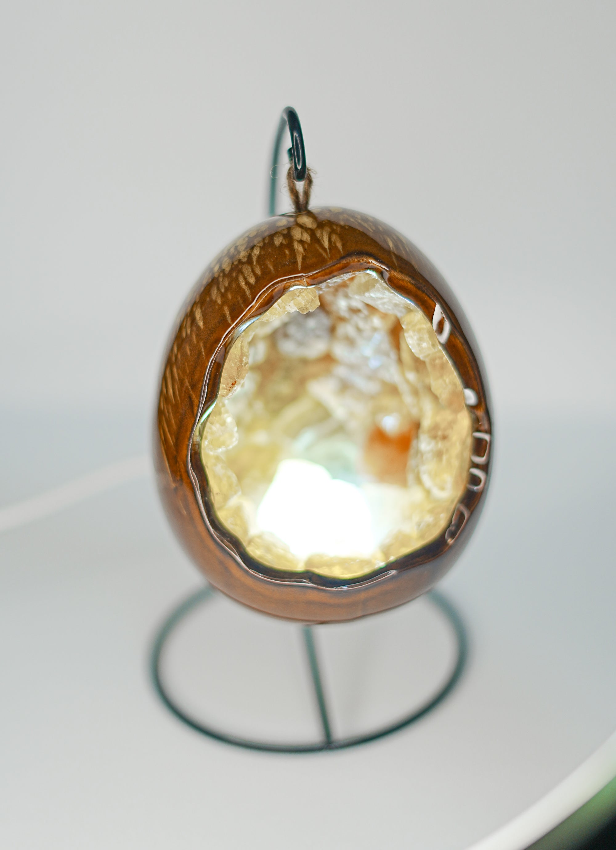 Huevo mineral con Luz Interior