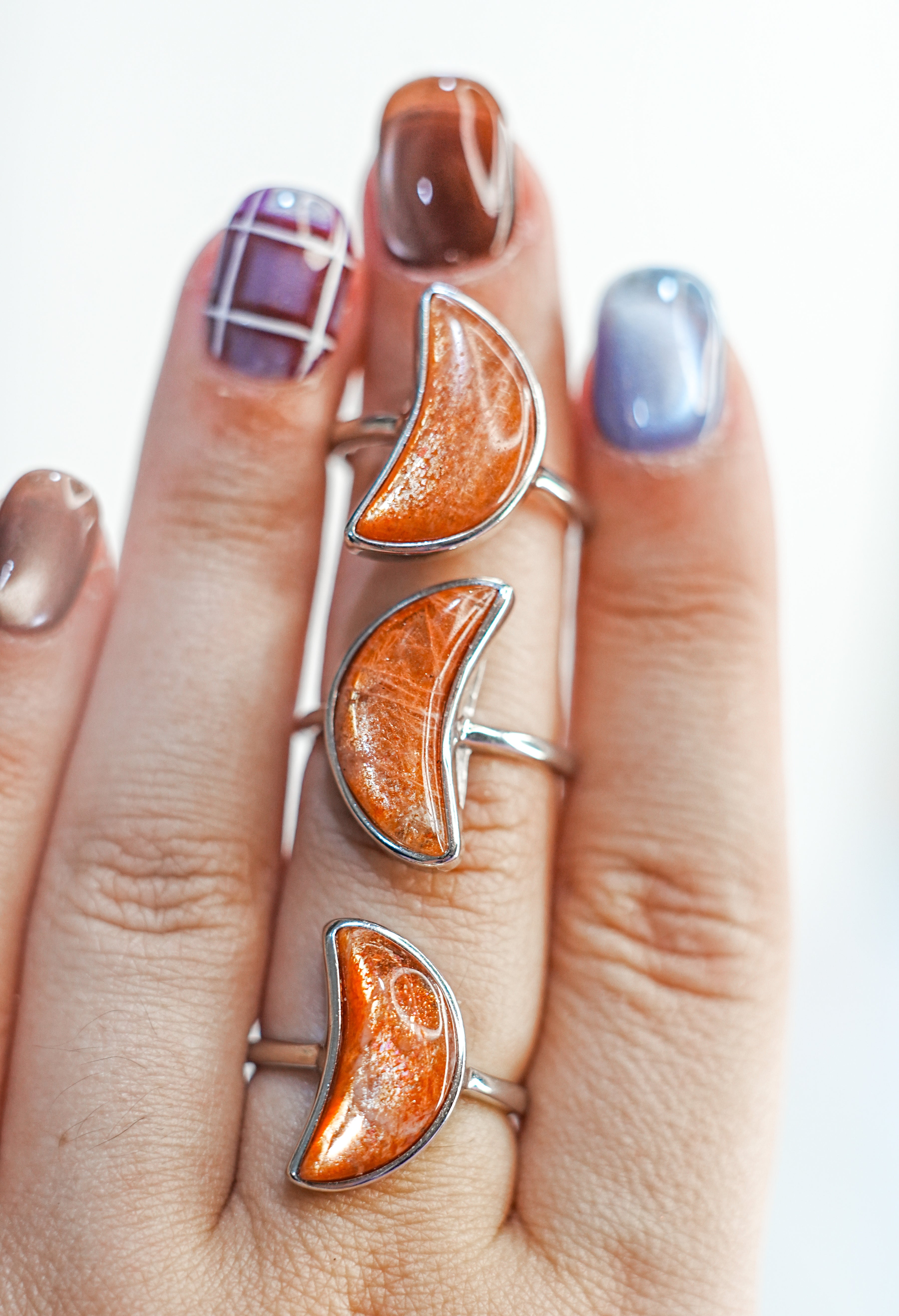 Anillo Luna con Piedra Sol – Brillo, Magnetismo y Poder