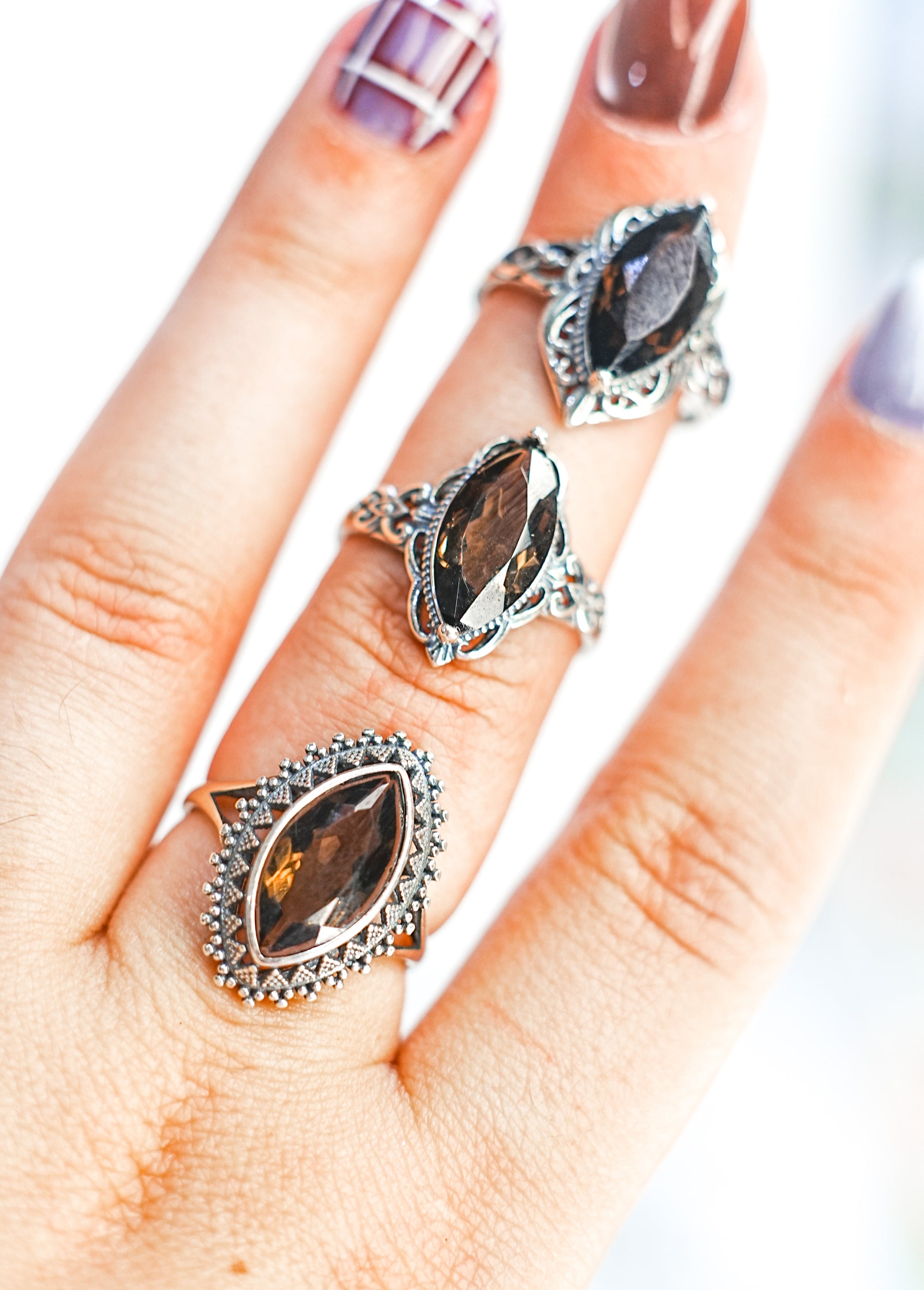 Anillo de Cuarzo Ahumado – Enraizamiento, Protección y Claridad