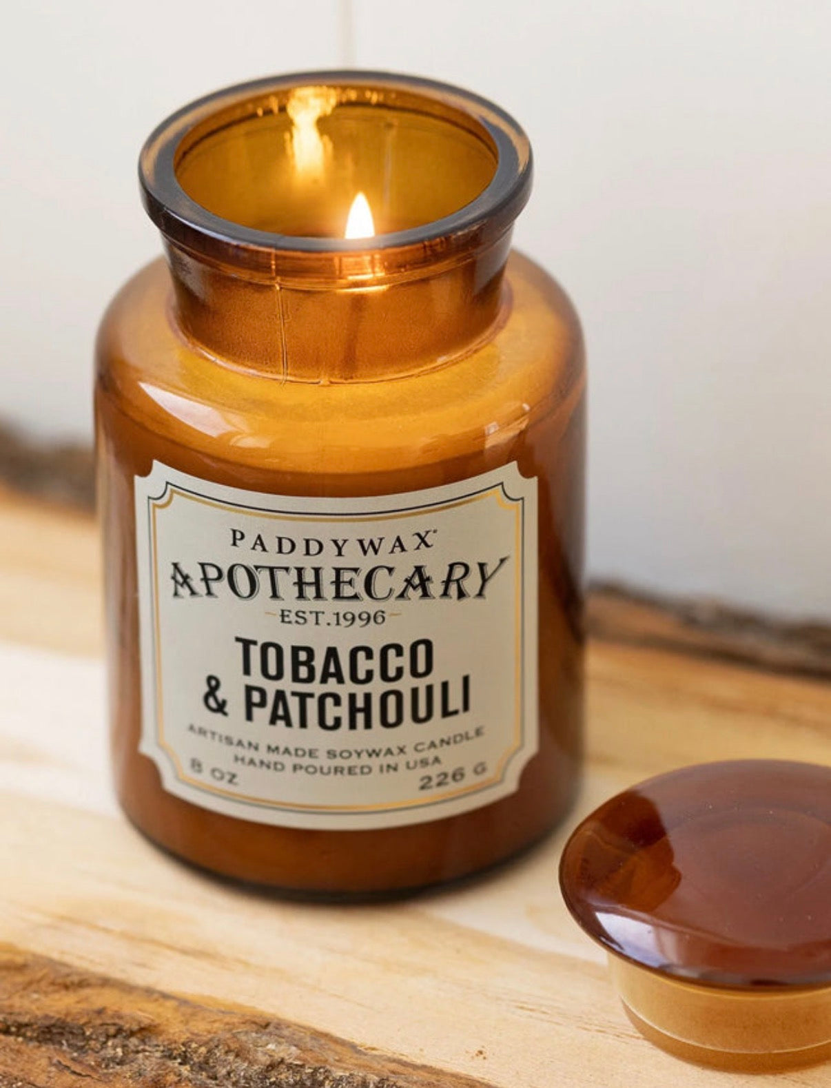 Vela aromática en tarro Apothecary – Tobacco & Patchouli