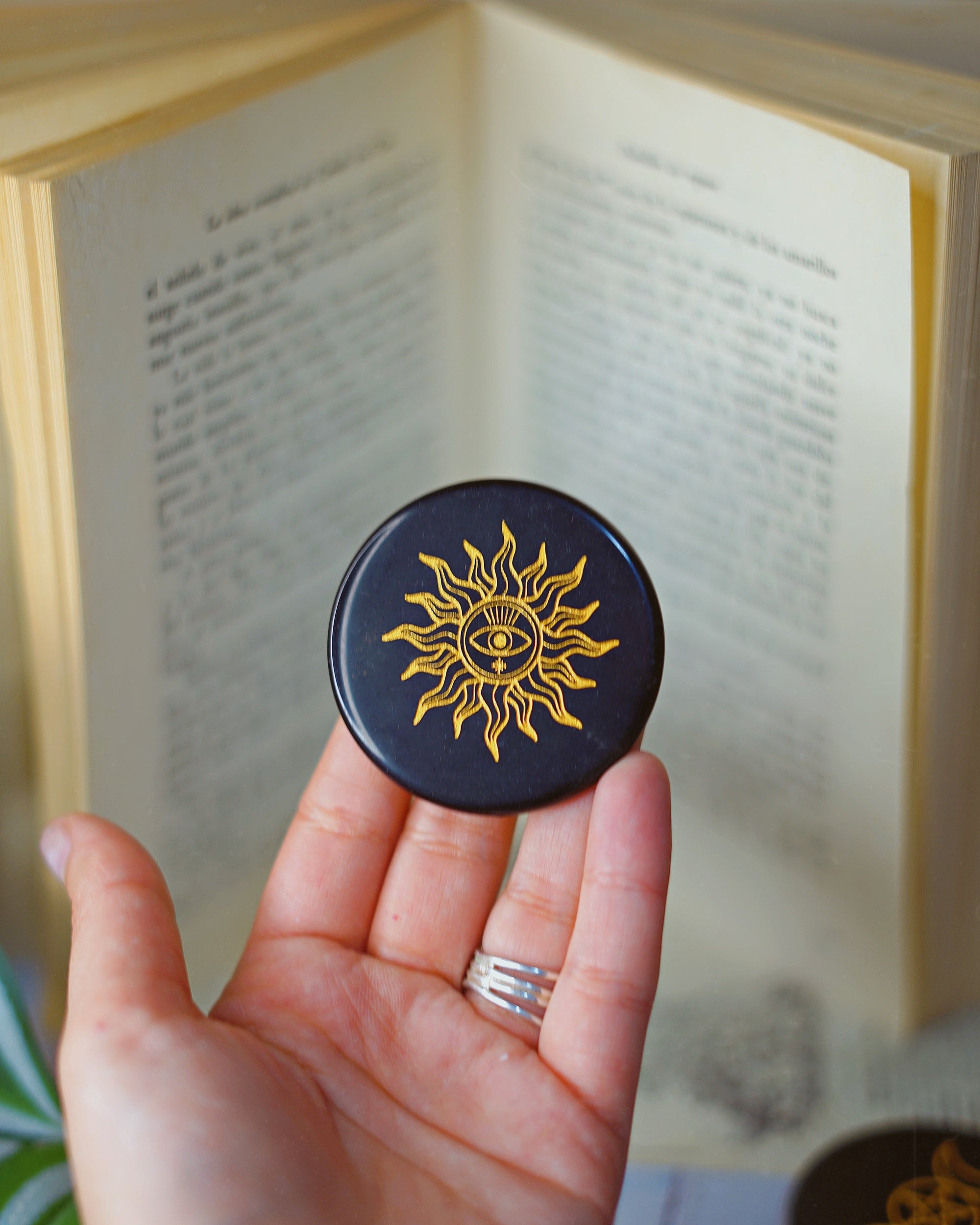 Obsidiana con simbología