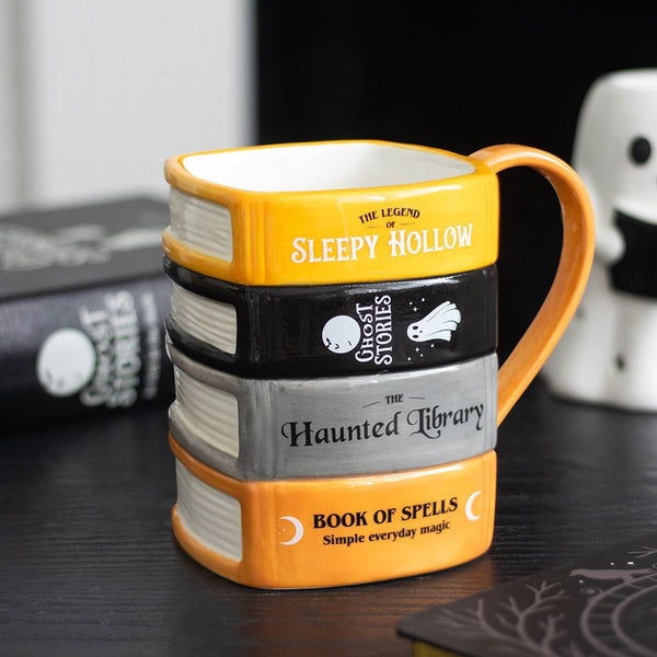 Taza de cerámica «La pila de libros de la biblioteca encantada»