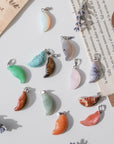 Colgantes minerales con forma lunita - GreenWitchArt