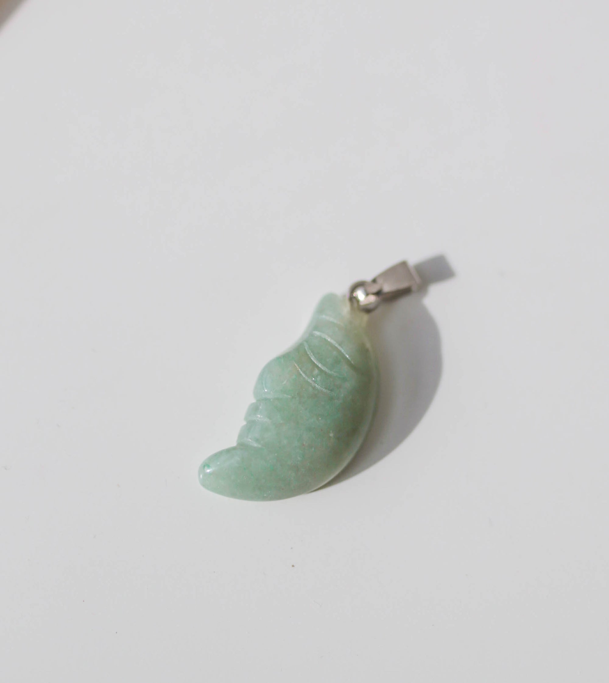 Colgantes minerales con forma lunita - GreenWitchArt