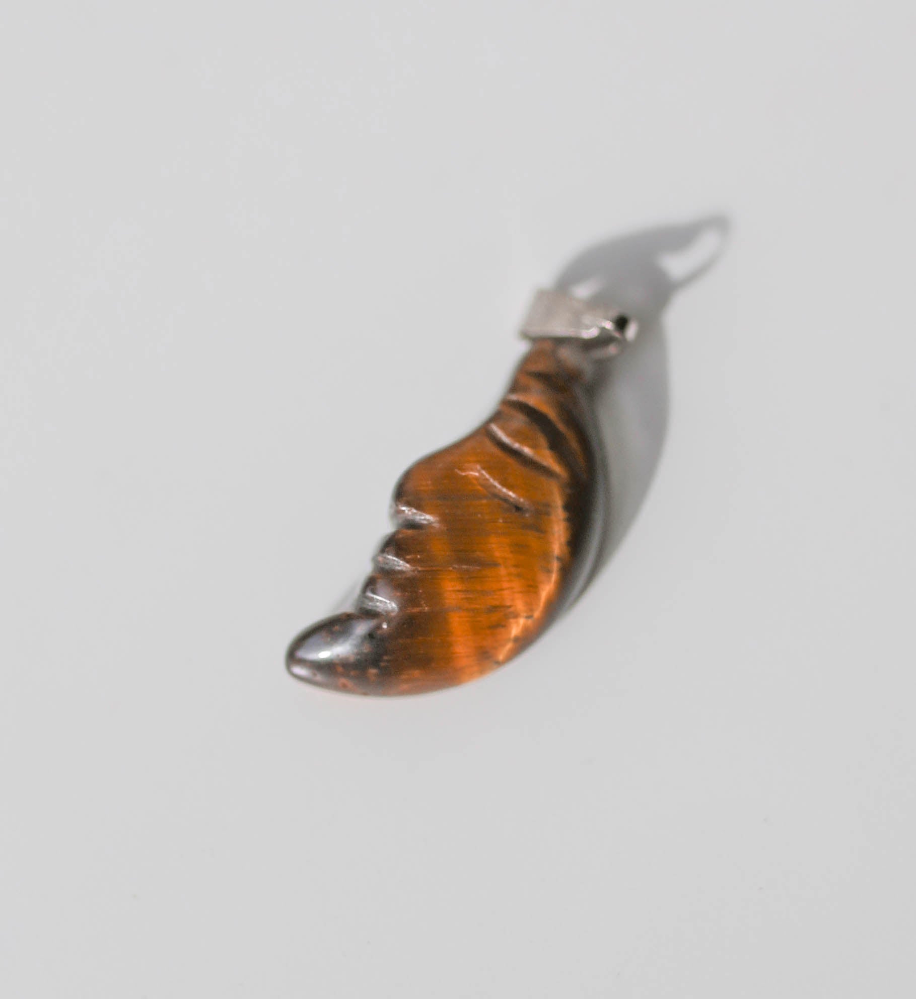 Colgantes minerales con forma lunita - GreenWitchArt